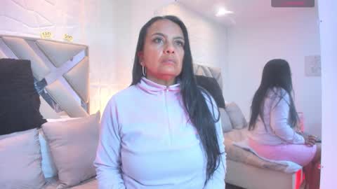 Snapshot of raquel_moore chatting on 23, 9, 2025 Raquel Moore online show from 23, 9, 2025