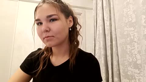 Synthia  FIrst day here  online show from 21, 12, 2025