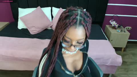 Snapshot of raqueljones_ chatting on 19, 12, 2024 Raquel online show from 19, 12, 2024