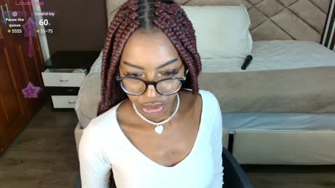 Snapshot of raqueljones_ chatting on 13, 1, 2025 Raquel online show from 13, 1, 2025