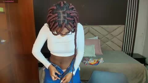 Snapshot of raqueljones_ chatting on 19, 2, 2025 Raquel online show from 19, 2, 2025