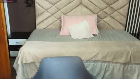 Snapshot of raqueljones_ chatting on 5, 3, 2025 Raquel online show from 5, 3, 2025