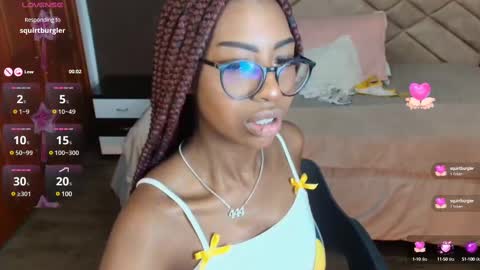 Snapshot of raqueljones_ chatting on 5, 3, 2025 Raquel online show from 5, 3, 2025