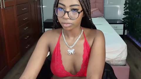 Snapshot of raqueljones_ chatting on 18, 9, 2025 Raquel online show from 18, 9, 2025