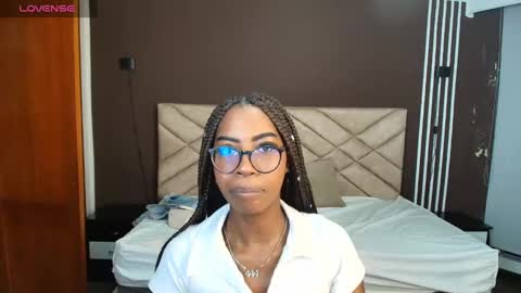 Snapshot of raqueljones_ chatting on 27, 9, 2025 Raquel online show from 27, 9, 2025