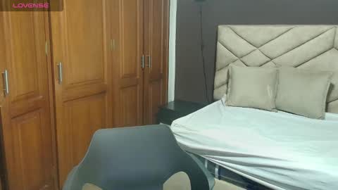 Snapshot of raqueljones_ chatting on 2, 10, 2025 Raquel online show from 2, 10, 2025