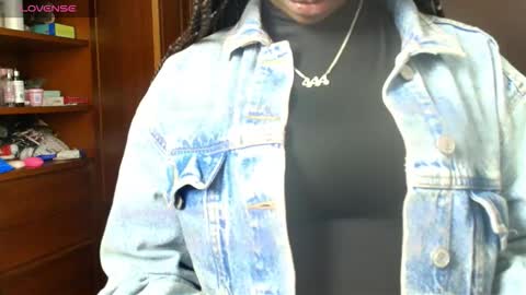 Snapshot of raqueljones_ chatting on 3, 10, 2025 Raquel online show from 3, 10, 2025