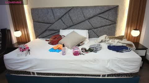 Raquel online show from 8, 4, 2026