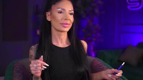 Raquelle online show from 21, 12, 2024