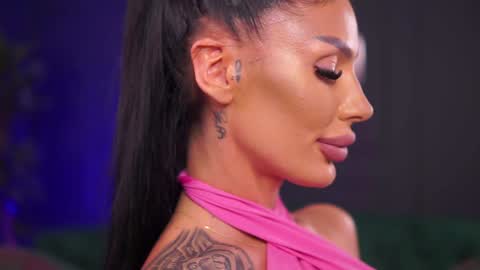 Raquelle online show from 8, 1, 2025