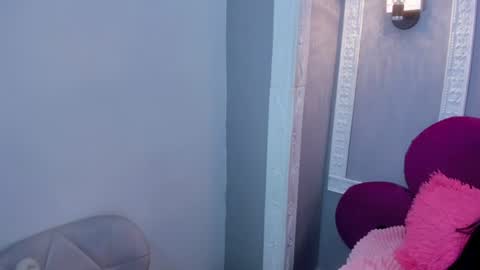 raven_loove online show from 4, 7, 2026