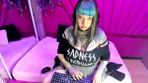 Snapshot of ravenceleste_ chatting on 7, 10, 2025 Raven Celeste online show from 7, 10, 2025