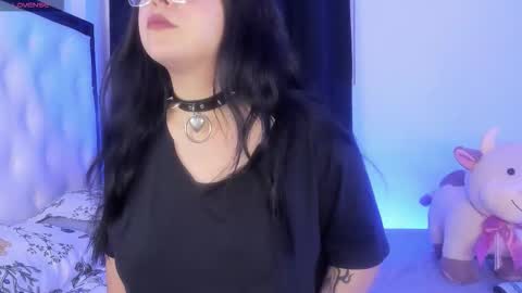 Snapshot of ravendark_666 chatting on 2, 11, 2025 Raven  online show from 2, 11, 2025