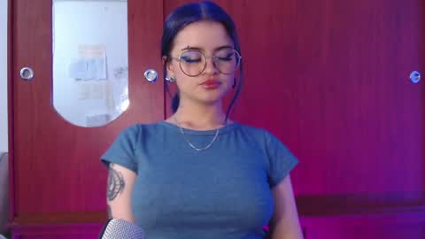 Snapshot of raventh_ chatting on 25, 4, 2026 raventh_ online show from 25, 4, 2026