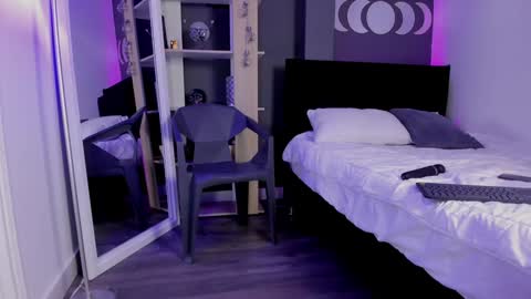 Snapshot of ravenwitch_ chatting on 3, 2, 2025 Raven Witch online show from 3, 2, 2025