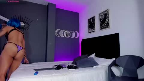 Snapshot of ravenwitch_ chatting on 1, 3, 2025 Raven Witch online show from 1, 3, 2025