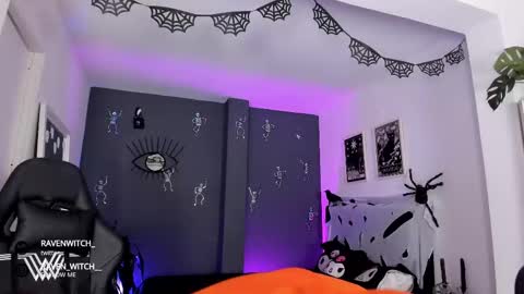 Snapshot of ravenwitch_ chatting on 13, 10, 2025 Raven Witch online show from 13, 10, 2025