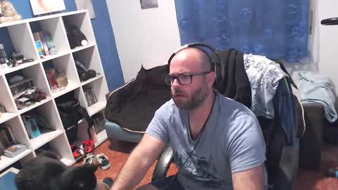 ravingr3d3 online show from 28, 10, 2025