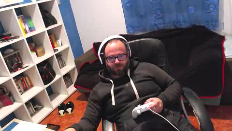 ravingr3d3 online show from 13, 12, 2025