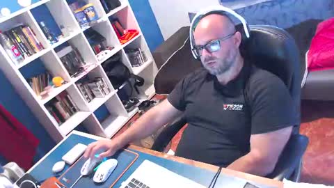 Snapshot of ravingr3d3 chatting on 23, 6, 2026 ravingr3d3 online show from 23, 6, 2026