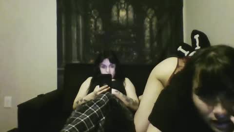 Snapshot of ravyn_nyx chatting on 17, 9, 2025 Ravyn and Nyx online show from 17, 9, 2025