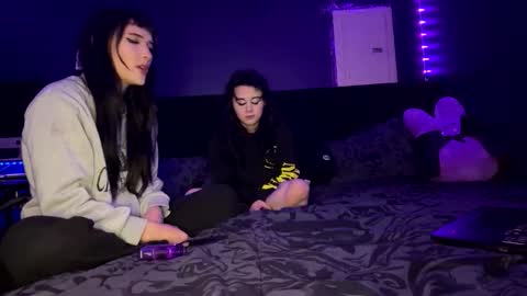 Snapshot of ravyn_nyx chatting on 3, 12, 2025 Ravyn and Nyx online show from 3, 12, 2025