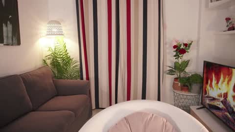 Raychell Black  online show from 28, 3, 2026