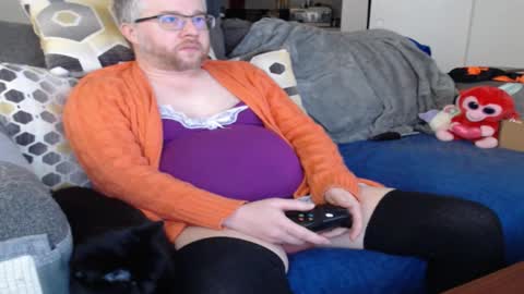 Snapshot of raymondsun chatting on 12, 10, 2025 Sunshine Ray online show from 12, 10, 2025