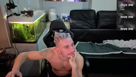 Rayzel online show from 5, 2, 2026