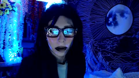 Snapshot of raziel_haze chatting on 1, 1, 2025 Yrriel Strife Candy-Demon Caveboy mr. Cringe online show from 1, 1, 2025