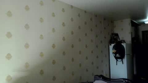 Snapshot of raziel_haze chatting on 25, 10, 2025 Yrriel Strife Candy-Demon Caveboy mr. Cringe online show from 25, 10, 2025