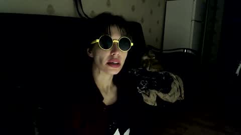 Snapshot of raziel_haze chatting on 25, 11, 2025 Yrriel Strife Candy-Demon Caveboy mr. Cringe online show from 25, 11, 2025