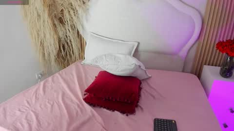 rebeca_taylor_ online show from 5, 3, 2026