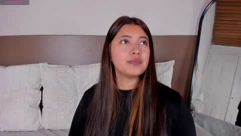 Snapshot of rebeca_williams_ chatting on 5, 6, 2026 Rebeca Williams online show from 5, 6, 2026