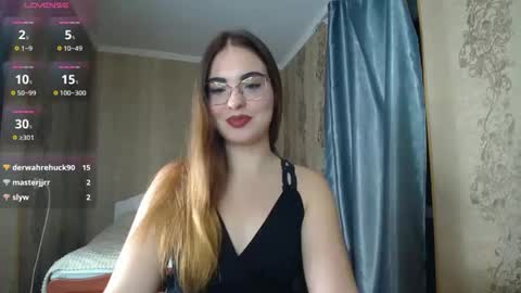 Snapshot of rebecca_ccaa chatting on 18, 12, 2025 Rebecca online show from 18, 12, 2025