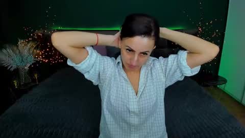 rebecca_diamonds online show from 5, 3, 2025