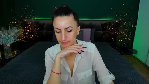 rebecca_diamonds online show from 9, 3, 2025