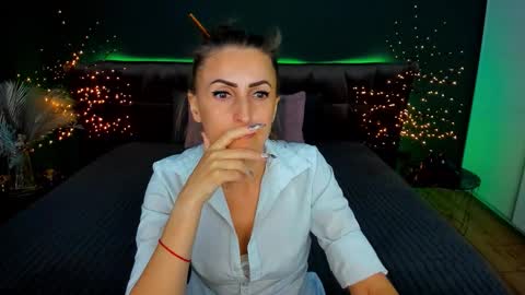 rebecca_diamonds online show from 20, 9, 2025