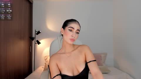 Snapshot of rebeccabaxter chatting on 15, 9, 2025 Rebecca online show from 15, 9, 2025