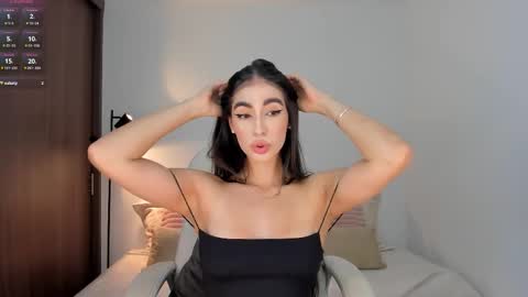 Snapshot of rebeccabaxter chatting on 5, 10, 2025 Rebecca online show from 5, 10, 2025