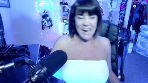 Rebecca Love online show from 20, 11, 2025