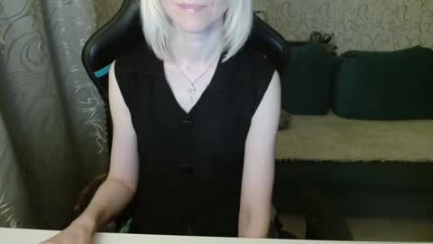 Snapshot of rebesaolset chatting on 6, 2, 2025 RebesaOlset online show from 6, 2, 2025