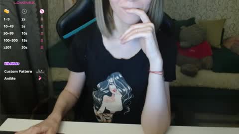 Snapshot of rebesaolset chatting on 2, 10, 2025 RebesaOlset online show from 2, 10, 2025