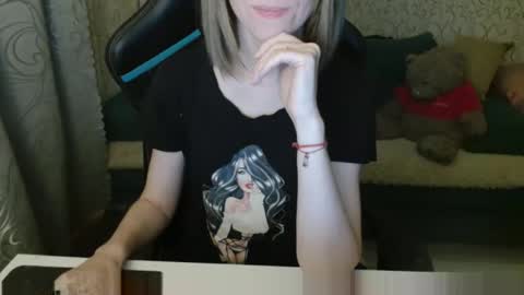 Snapshot of rebesaolset chatting on 4, 10, 2025 RebesaOlset online show from 4, 10, 2025