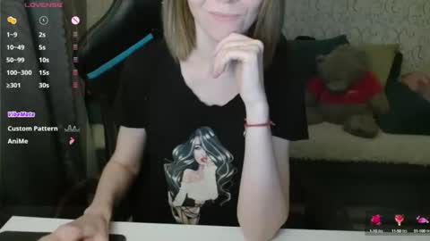 Snapshot of rebesaolset chatting on 5, 10, 2025 RebesaOlset online show from 5, 10, 2025