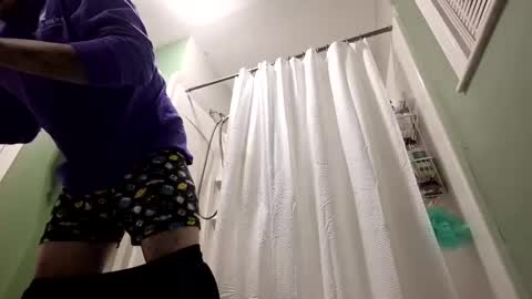 Snapshot of recka810 chatting on 9, 11, 2025 recka810 online show from 9, 11, 2025