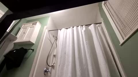 Snapshot of recka810 chatting on 11, 11, 2025 recka810 online show from 11, 11, 2025