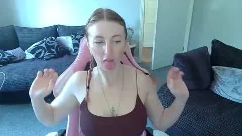 Snapshot of red_firesquirt chatting on 29, 4, 2026 Red - online show from 29, 4, 2026