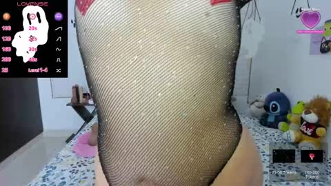 Snapshot of red_girlofficial chatting on 29, 10, 2025 Taliana online show from 29, 10, 2025