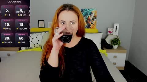 Lessy Fox online show from 9, 3, 2025